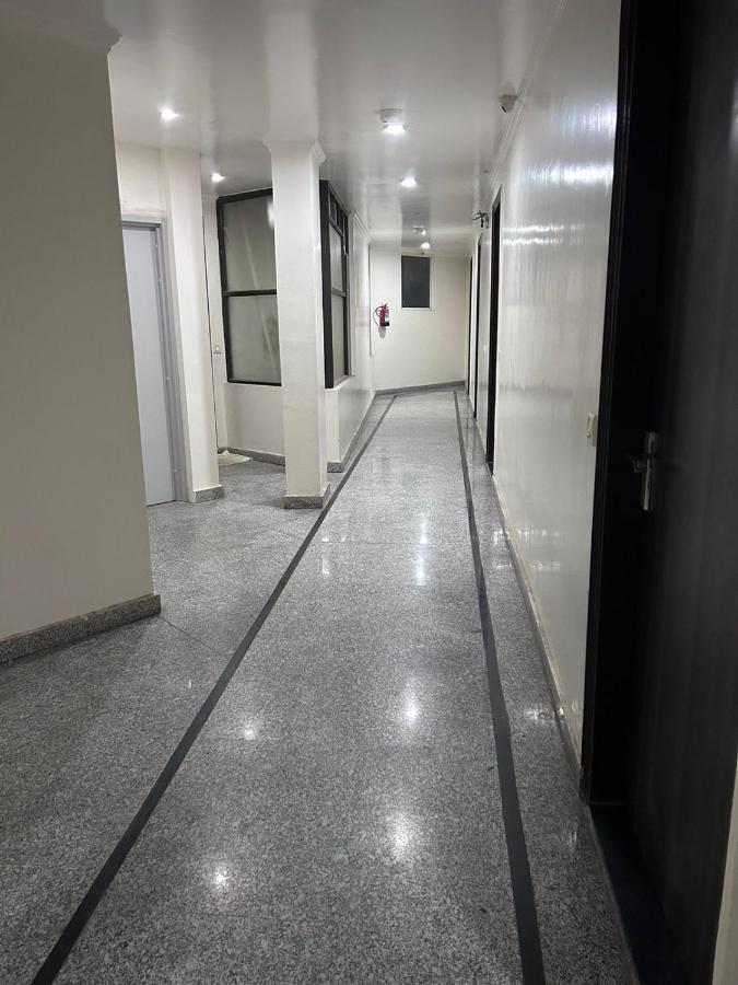Square Plaza At Airport बिस्तर और नाश्ता 3*